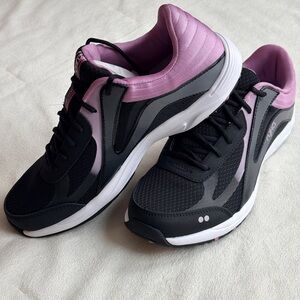 Ryka Women's Dash Pro US Size 8 in Black & Purple